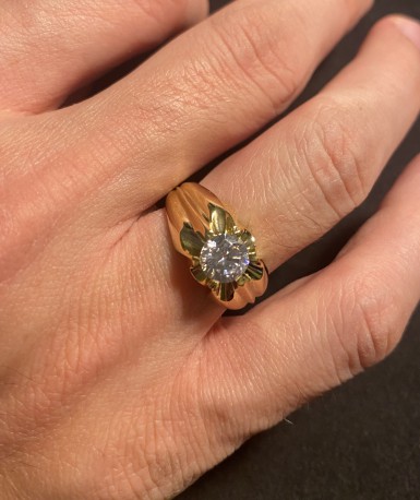 Solitario ¨Napoles¨ oro 18K