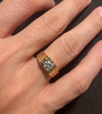 Solitario ¨Athenas¨ oro 18K