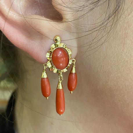 Pendientes coral ¨MANUELA¨Oro 18K