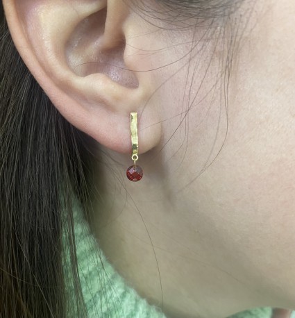 Pendientes ¨Paola¨ Oro 18K granate