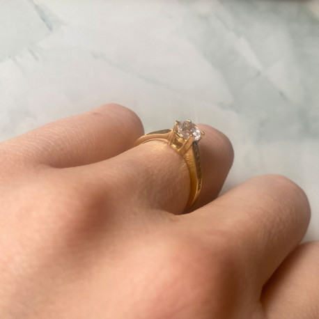 Anillo ¨Susan¨ Oro 18K circonitas