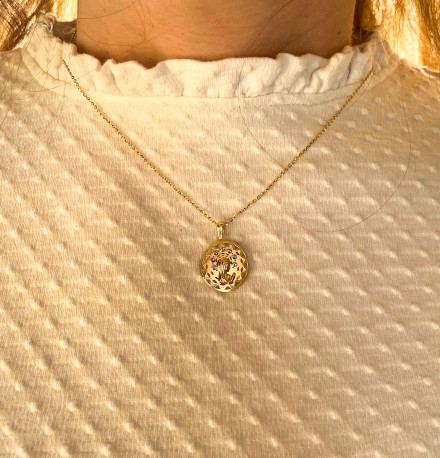 Medalla Oro 18Ktes Virgen Niña azul