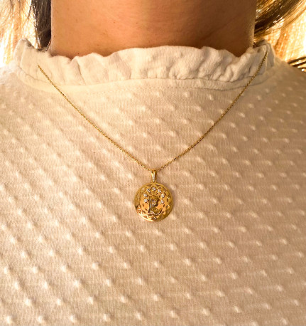 Medalla Oro 18Ktes Virgen Niña circonitas