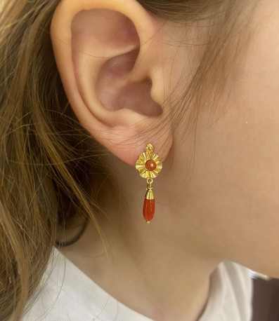 Pendientes ¨Lolita¨Oro 18K y Coral natural