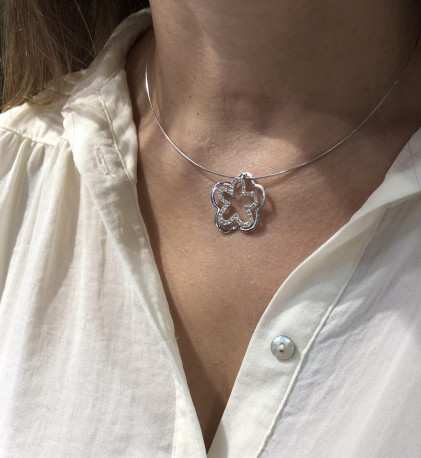 Colgante ¨Flower¨ Oro 18k circonitas