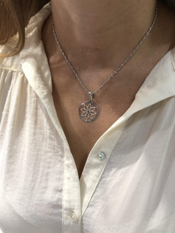Colgante ¨Fleur¨ Oro 18k circonitas