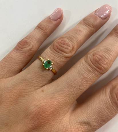 Anillo Oro18K diamantes y esmeralda natural