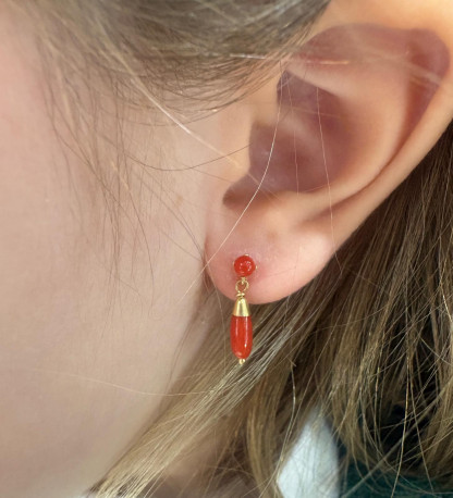 Pendientes ¨Rocío" Oro 18K coral natural